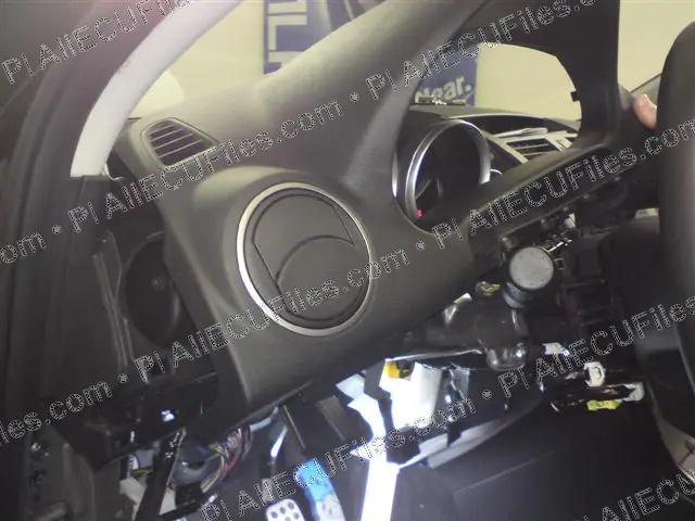 Watermarked preview of Mazda Skidanje Small Reference